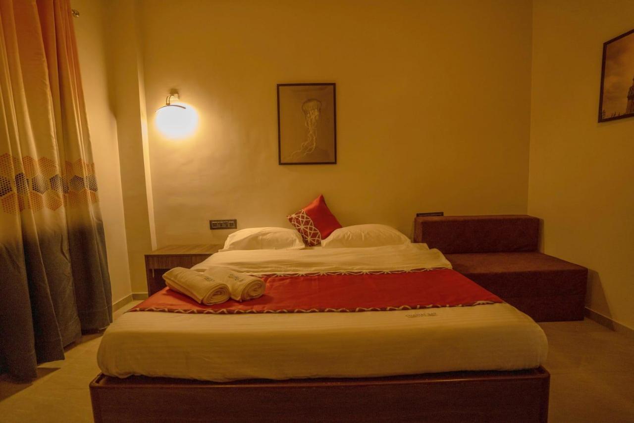 Coastal Bay Inn آليباغ المظهر الخارجي الصورة