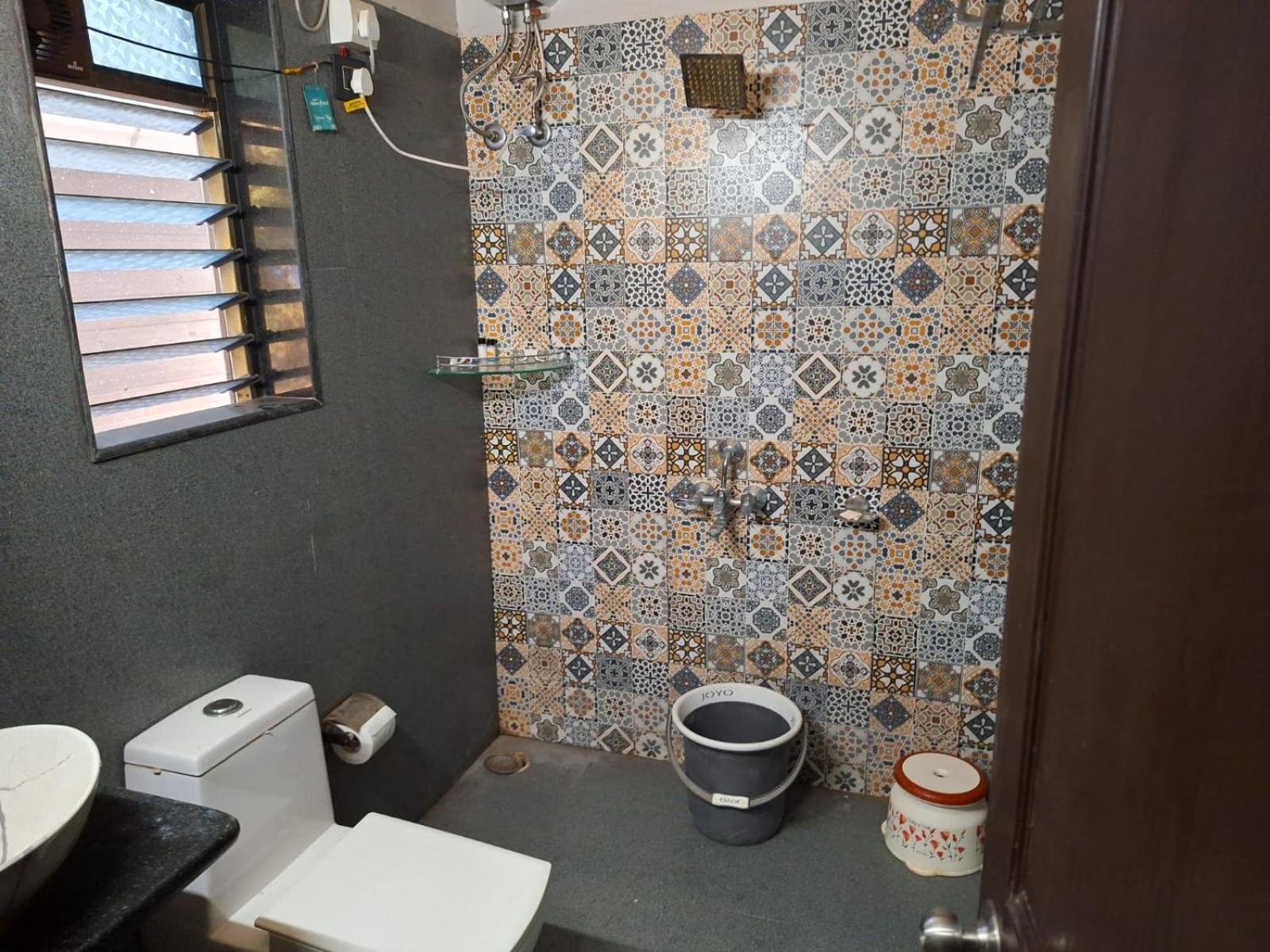 Coastal Bay Inn آليباغ المظهر الخارجي الصورة