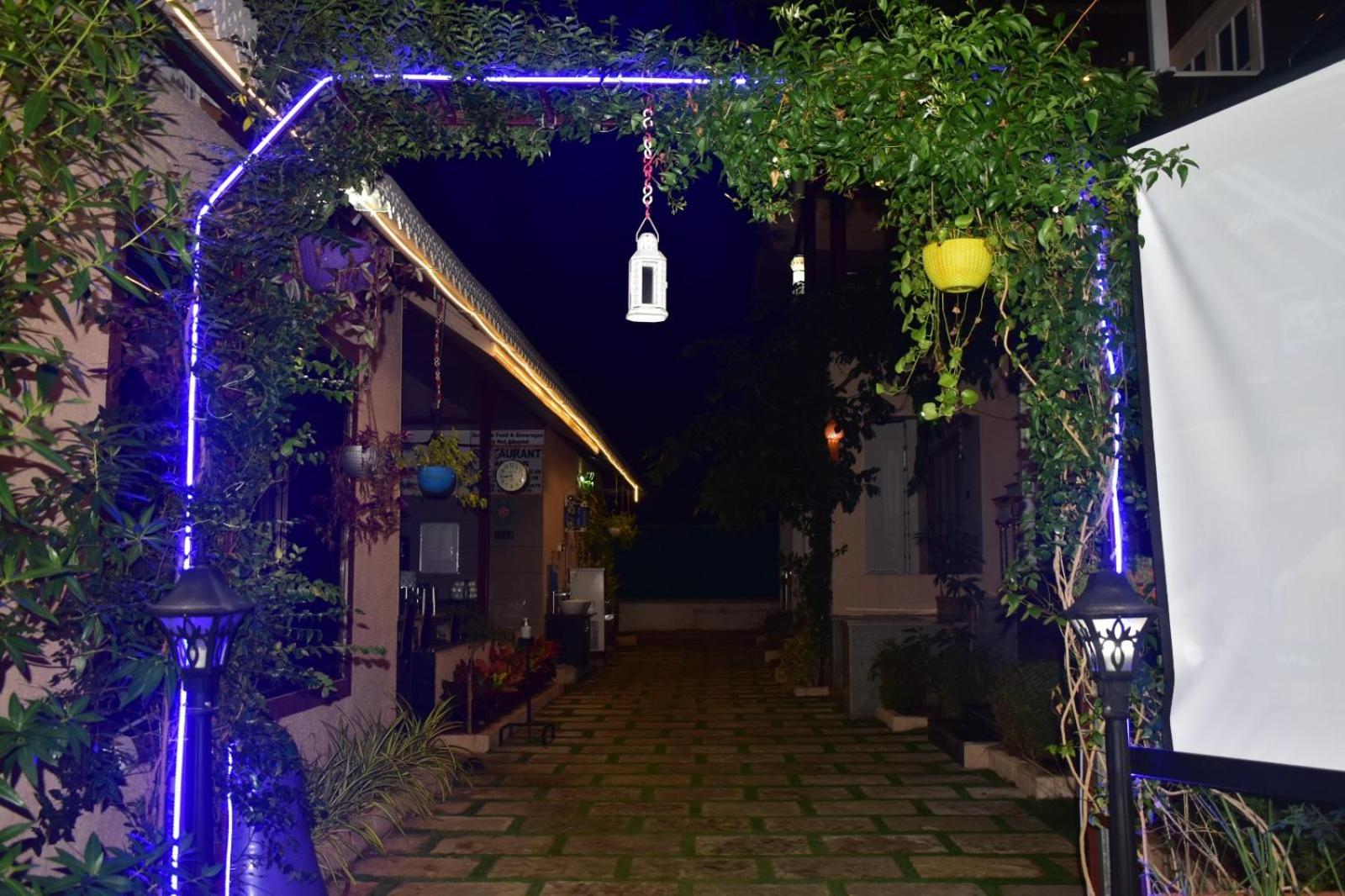 Coastal Bay Inn آليباغ المظهر الخارجي الصورة