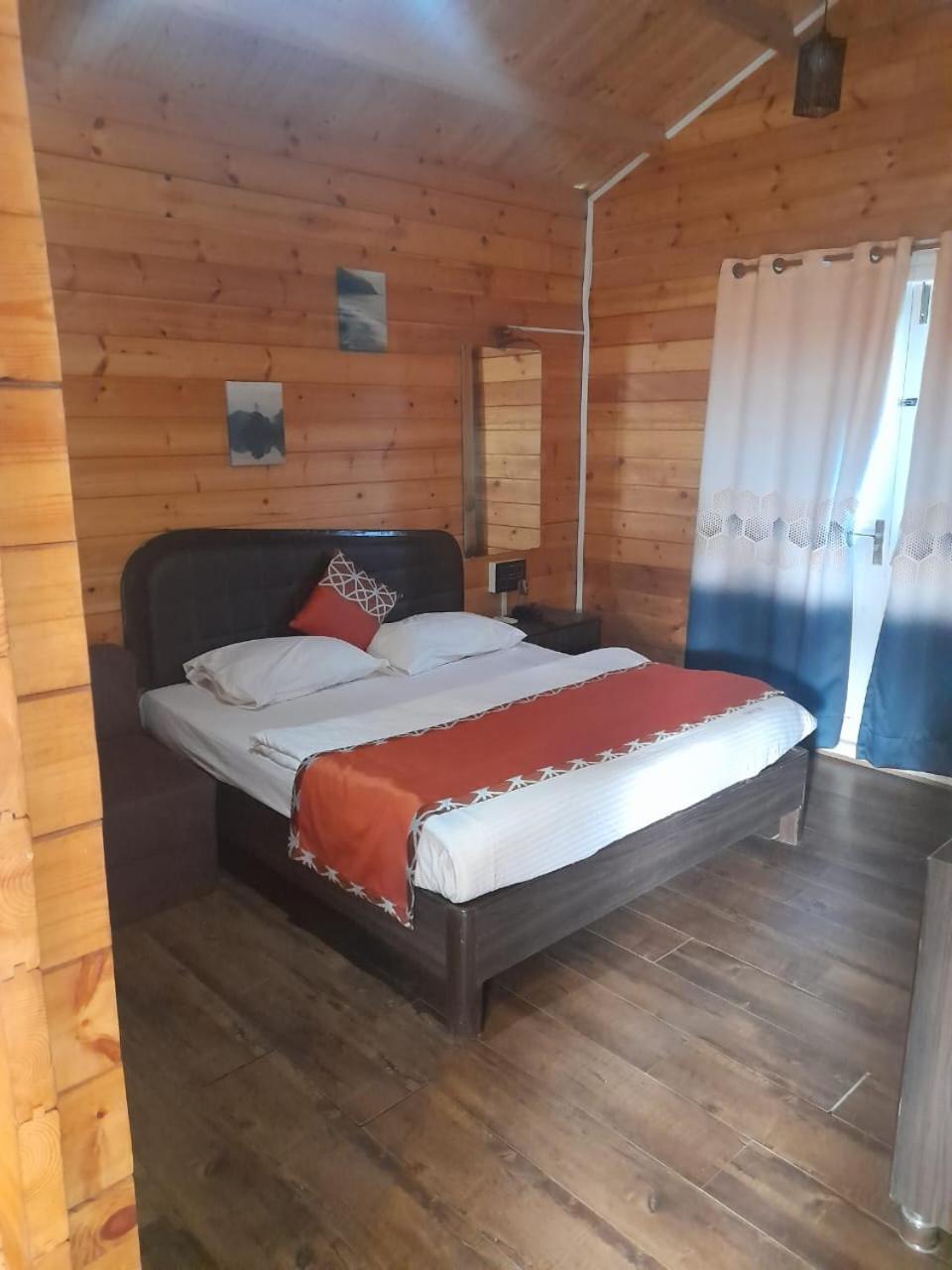 Coastal Bay Inn آليباغ المظهر الخارجي الصورة