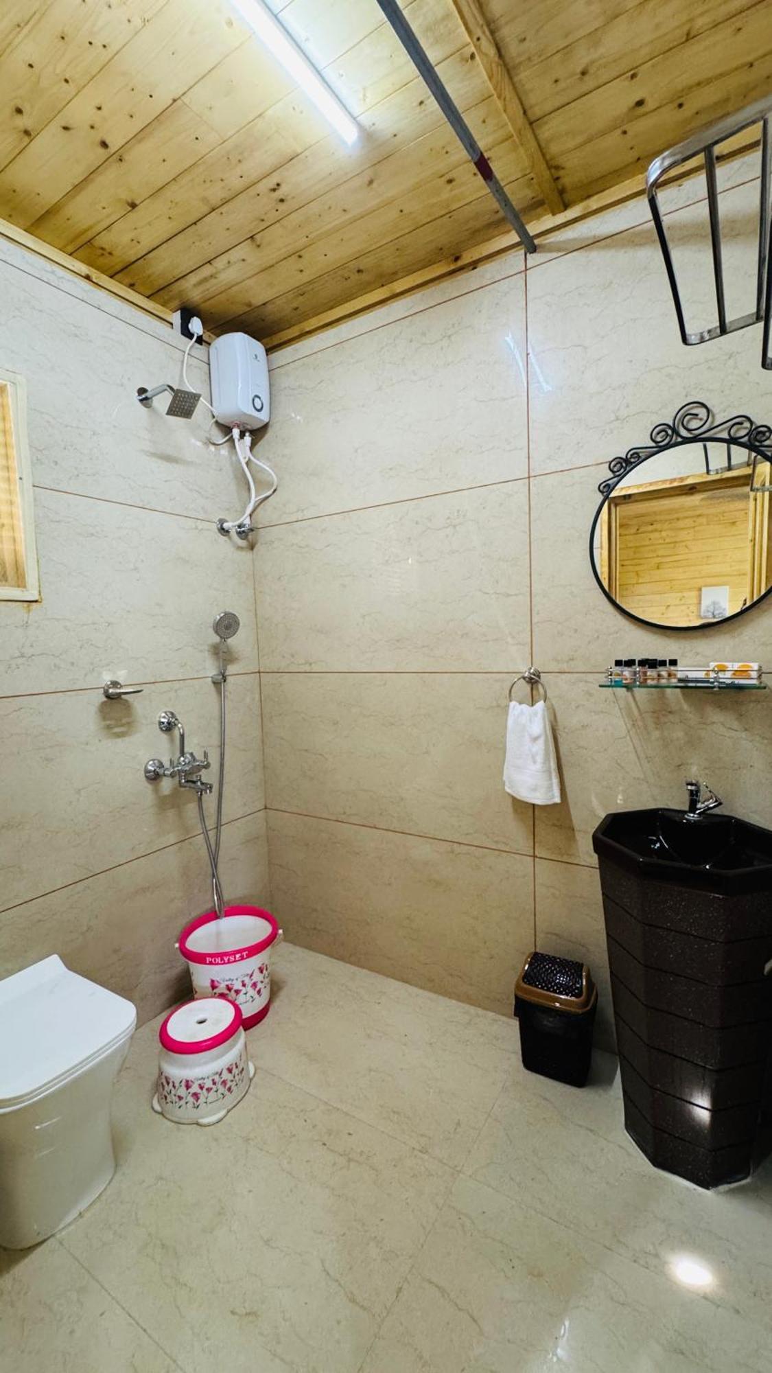 Coastal Bay Inn آليباغ المظهر الخارجي الصورة