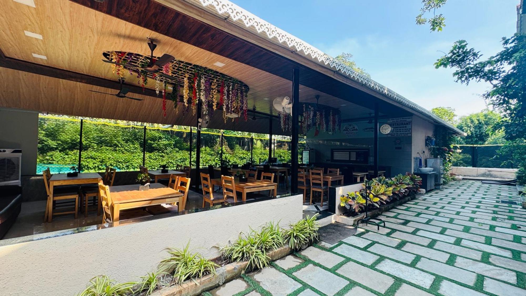 Coastal Bay Inn آليباغ المظهر الخارجي الصورة