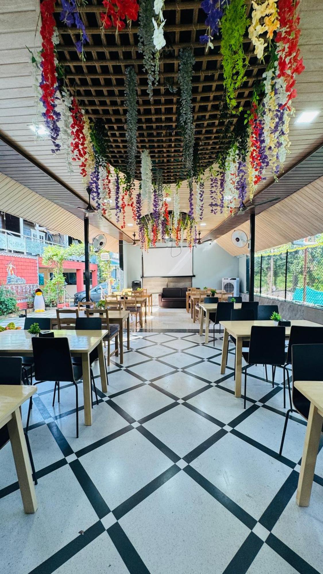 Coastal Bay Inn آليباغ المظهر الخارجي الصورة